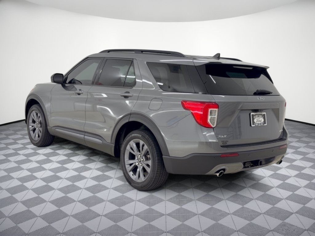 Used 2023 Ford Explorer XLT w/ Equipment Group 202A AWD/4WD image 3