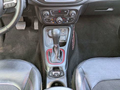 Used 2019 Jeep Compass Trailhawk image 18