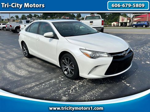 Used 2017 Toyota Camry XLE image 1