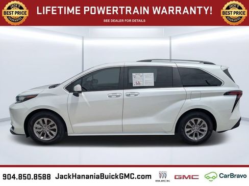 Used 2022 Toyota Sienna XLE FWD image 6