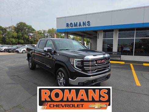 Used 2025 GMC Sierra 1500 SLT AWD/4WD image 1