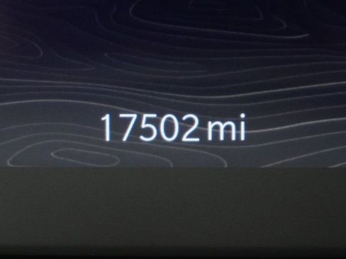 Used 2024 Jeep Grand Cherokee L Altitude image 11