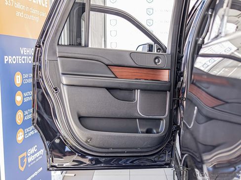Used 2021 Lincoln Navigator L Reserve AWD/4WD image 34