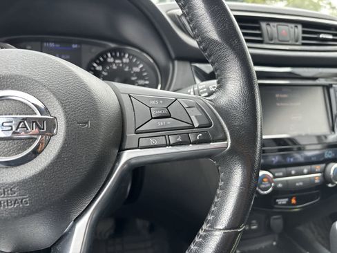 Used 2020 Nissan Rogue SV AWD/4WD image 10