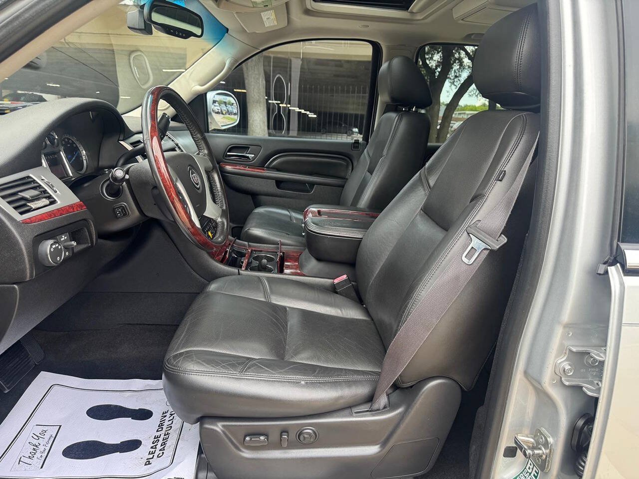 Used 2013 Cadillac Escalade Luxury RWD image 13