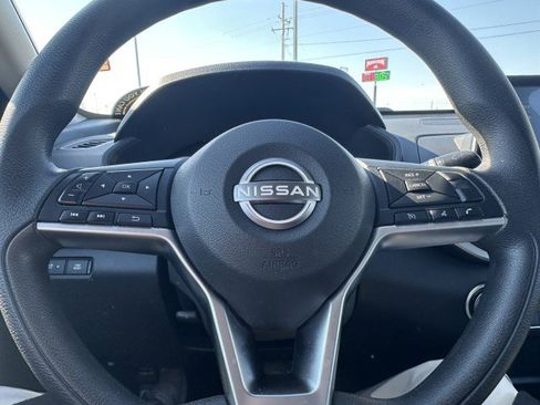 Used 2024 Nissan Altima 2.5 SV image 17