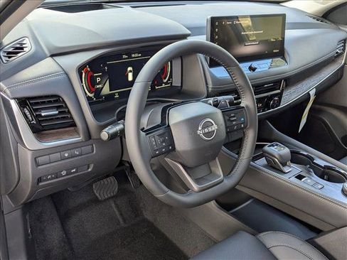 New 2026 Nissan Rogue Platinum image 3