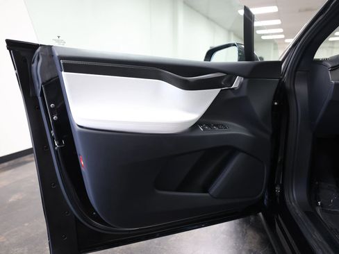 Used 2018 Tesla Model X P100D image 20