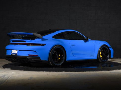 Used 2022 Porsche 911 GT3 RWD image 3