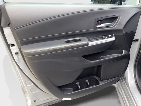 Used 2025 Toyota Sienna XLE Woodland Edition AWD/4WD image 32