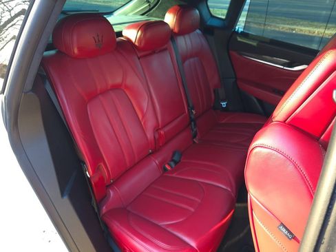 Used 2022 Maserati Levante GT image 17