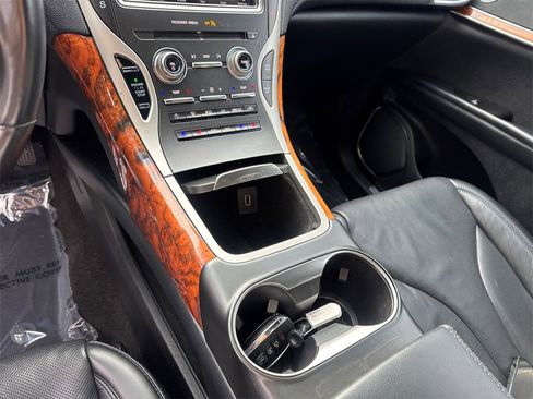 Used 2019 Lincoln Nautilus Reserve image 30