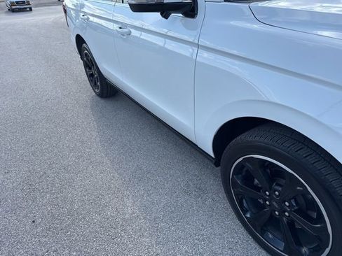 Used 2024 Ford Expedition Limited image 45