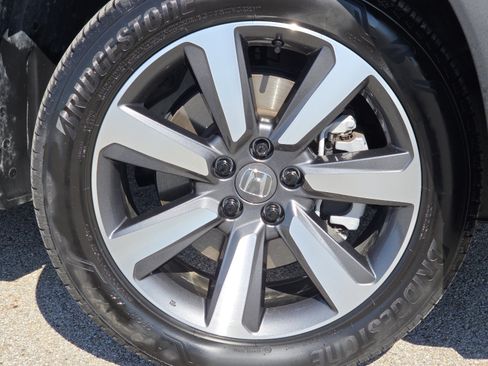 Used 2025 Honda Pilot Touring image 12