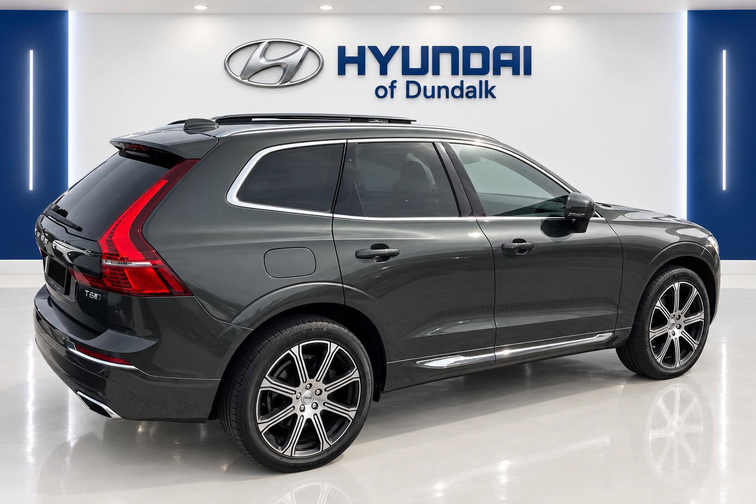 Used 2018 Volvo XC60 T6 Inscription w/ Convenience Package AWD/4WD image 4