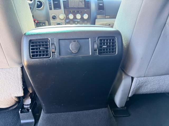 Used 2012 Toyota Tundra 4x4 CrewMax w/ SR5 Pkg image 15