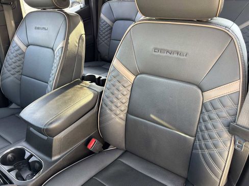 Used 2023 GMC Canyon Denali AWD/4WD image 6