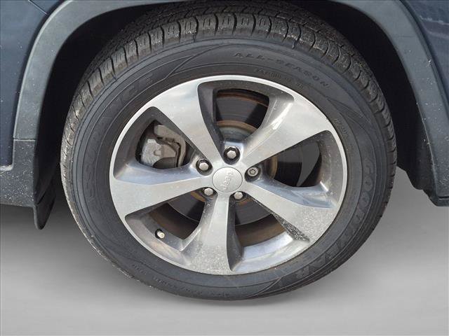 Used 2020 Jeep Cherokee Limited FWD image 16