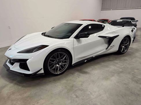 Used 2024 Chevrolet Corvette Z06 w/ Z07 Performance Package w/ Z07 Performance Package RWD image 92