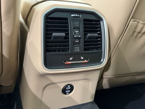 New 2026 Porsche Macan image 21