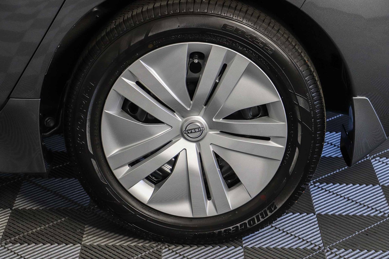 Used 2025 Nissan Leaf S FWD image 12
