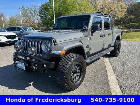 Used 2020 Jeep Gladiator Overland image 2