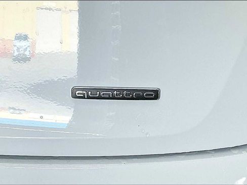 Certified 2025 Audi Q5 2.0T Premium image 11