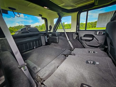 Used 2023 Jeep Wrangler Unlimited Sport AWD/4WD image 34