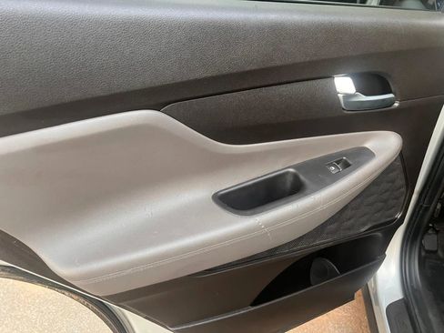 Used 2019 Hyundai Santa Fe SE AWD/4WD image 29