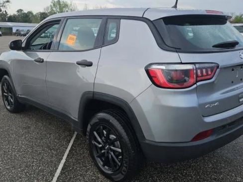 Used 2018 Jeep Compass Sport image 3