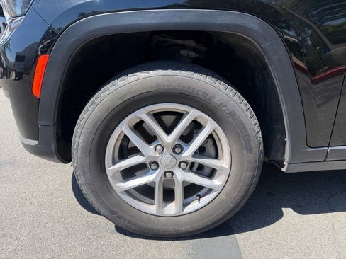 Used 2023 Jeep Grand Cherokee L Laredo RWD image 7