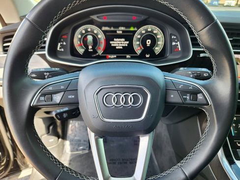 Used 2022 Audi Q8 Premium Plus AWD/4WD image 24