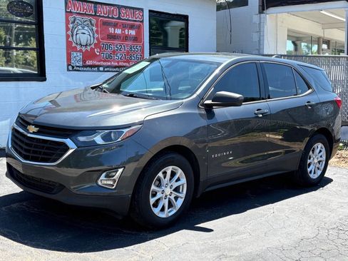Used 2019 Chevrolet Equinox LS image 2