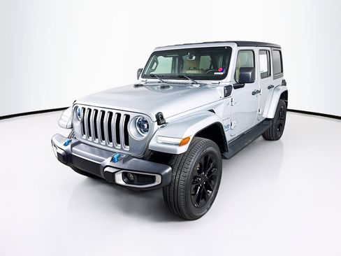 Used 2023 Jeep Wrangler Unlimited Sahara w/ Cold Weather Group image 4
