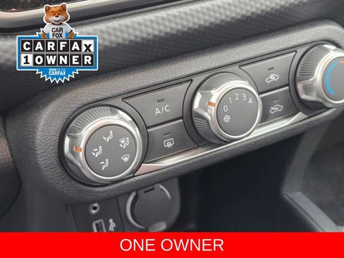 Used 2022 Nissan Kicks S image 20