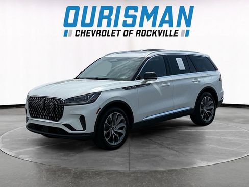 Used 2025 Lincoln Aviator Reserve AWD/4WD image 2