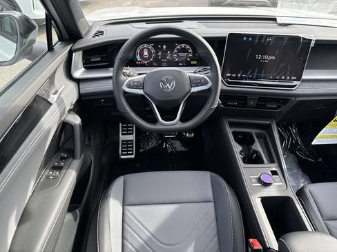 New 2026 Volkswagen Tiguan SE R-Line AWD/4WD image 9