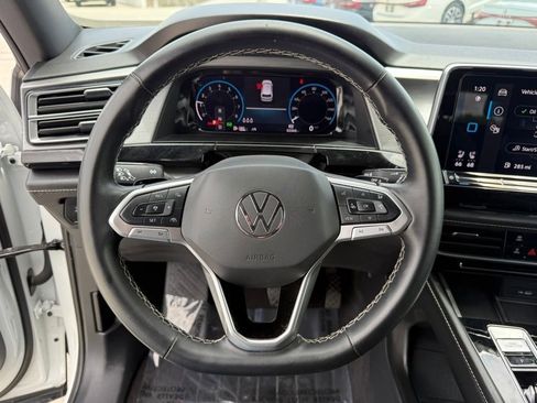 Used 2024 Volkswagen Atlas Cross Sport SE FWD image 15