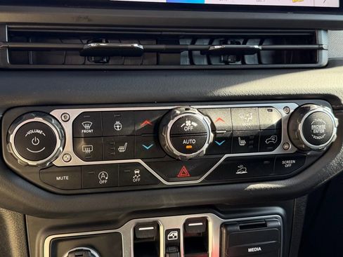 Certified 2024 Jeep Wrangler Sahara image 25