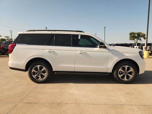 New 2027 Ford Expedition Active RWD image 7