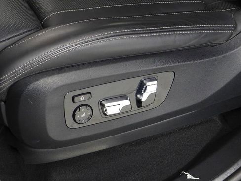 Used 2024 BMW X7 xDrive40i w/ Executive Package image 24