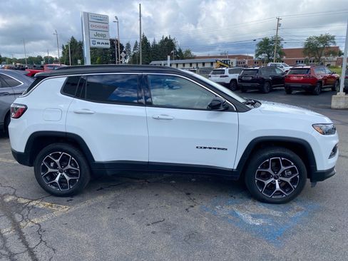 Used 2025 Jeep Compass Limited AWD/4WD image 6