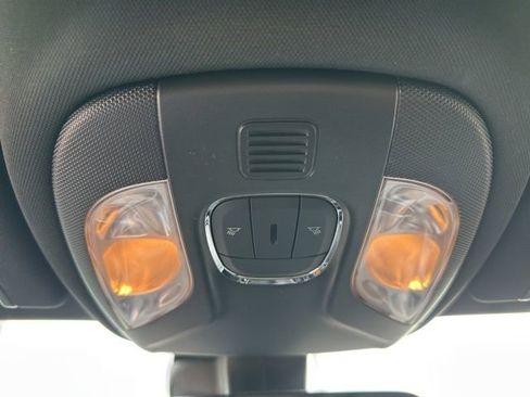 Used 2024 Jeep Compass Limited image 16