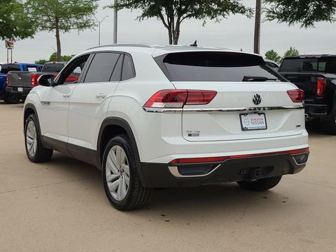 Used 2022 Volkswagen Atlas Cross Sport SE AWD/4WD image 2