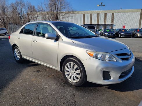 Used 2012 Toyota Corolla LE w/ Protection Pkg image 3