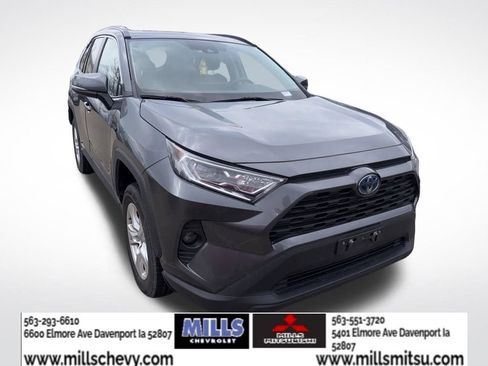 Used 2021 Toyota RAV4 XLE w/ Convenience Package image 2
