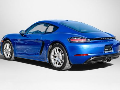 Used 2017 Porsche 718 Cayman RWD image 8