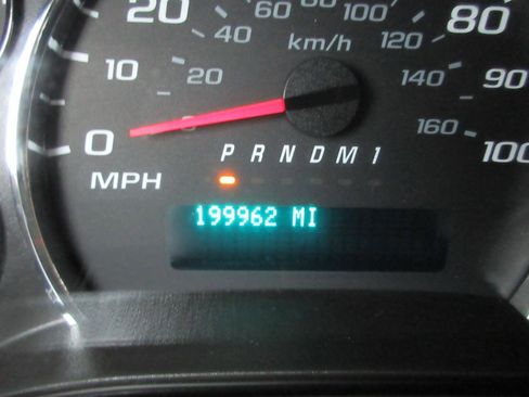 Used 2017 Chevrolet Express 2500 RWD image 33