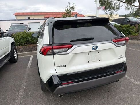 Used 2021 Toyota RAV4 XSE AWD/4WD image 10