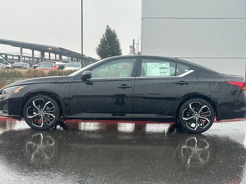 New 2025 Nissan Altima 2.5 SR image 7